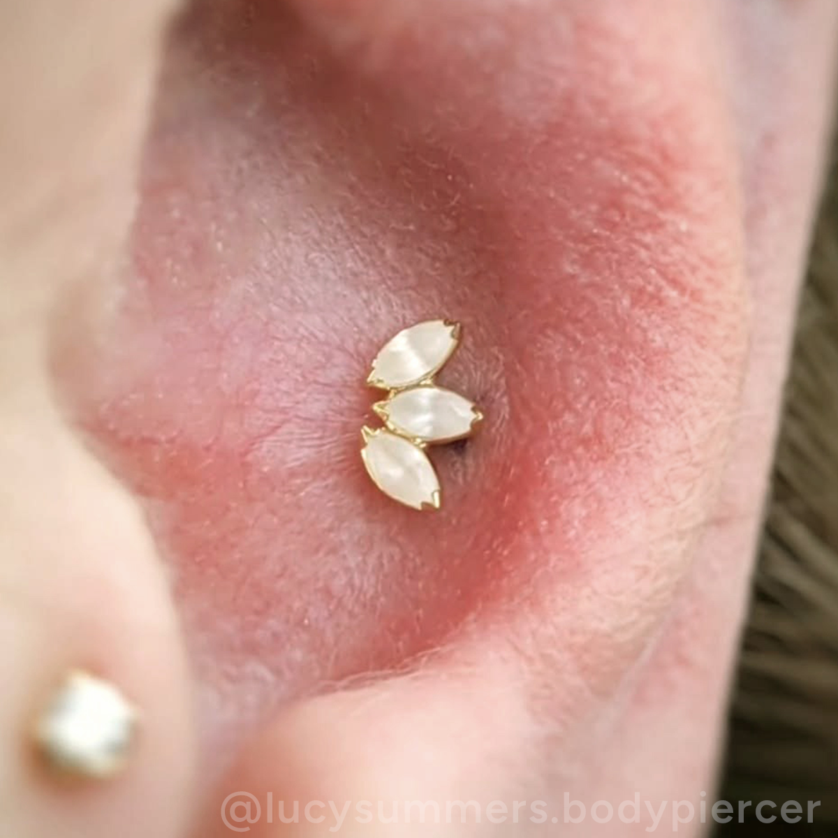 Marquise Fan With 3 Stones - Standard